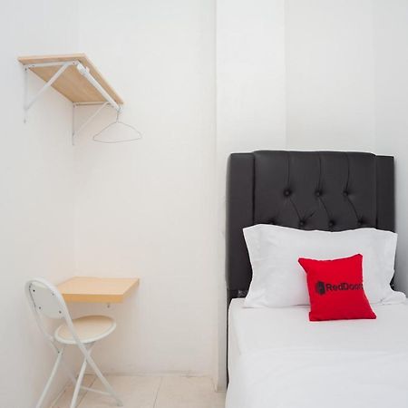 Reddoorz At Jalan Bangau Palembang Hotel Exterior photo